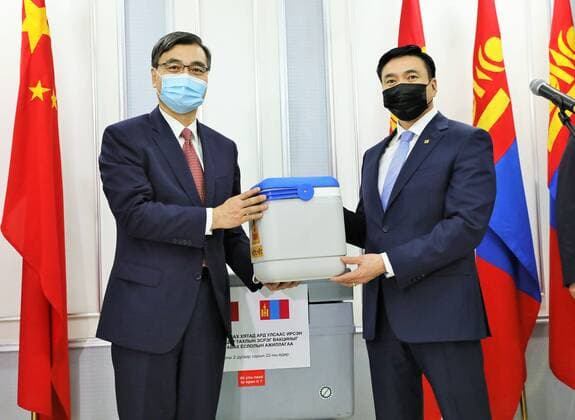 Coronavirus in der Mongolei, Übergabe von Impfstoffen aus China in Ulan Bator