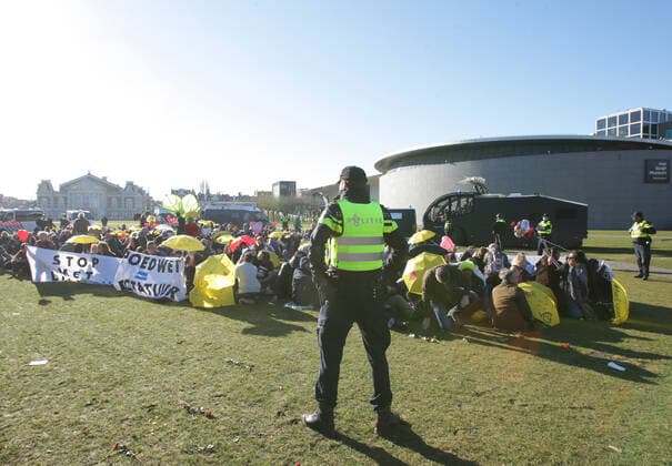 Coronavirus in den Niederlanden, Anti-Lockdown-Protest in Amsterdam