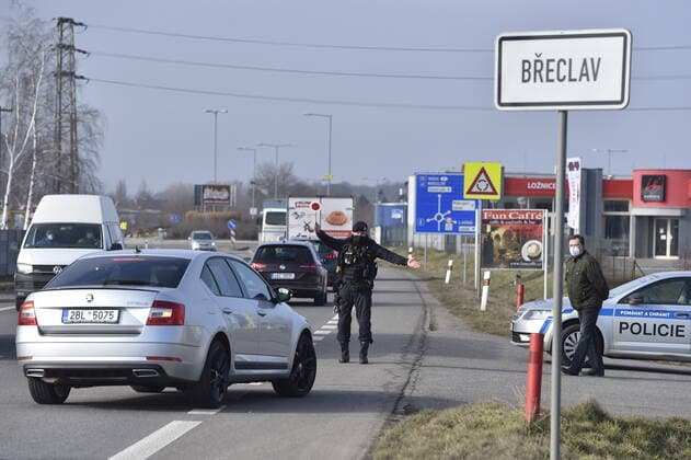 Coronavirus in Tschechien, Straßenkontrollen der Polizei in Breclav