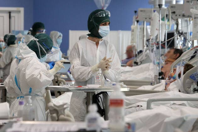 Coronavirus in Italien, Intensivstation für Covid-Patienten der Poliklinik in Modena