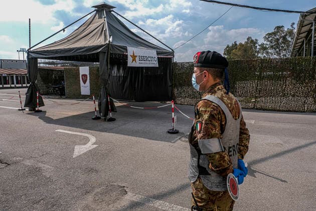 Coronavirus in Italien, Impfzentrum in Caserta