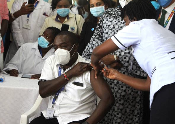 Coronavirus in Kenia, Impfung in Nairobi