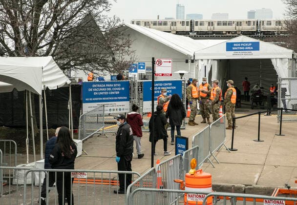 Coronavirus in den USA, Impfzentrum in Chicago