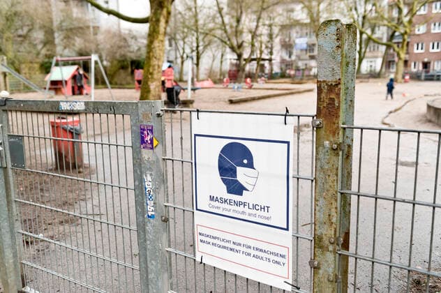 Coronavirus in Hamburg, Hinweis auf Maskenpflicht auf Spielplätzen