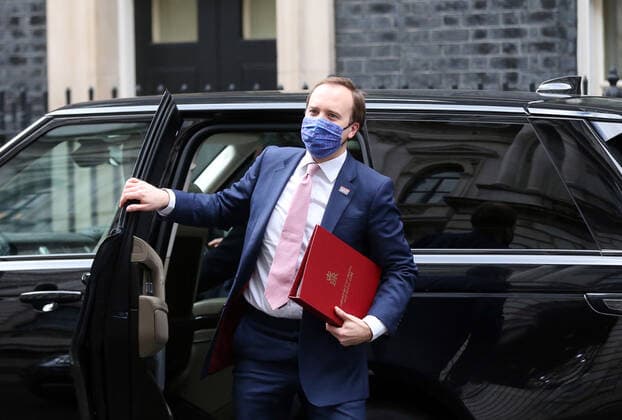 Coronavirus in Großbritannien, Gesundheitsminister Matt Hancock bei der Ankunft in Downing Street in
