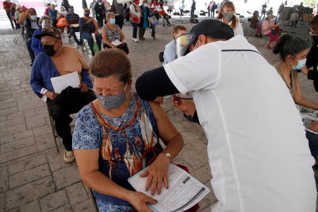 Coronavirus in Mexiko, Impfzentrum in Nezahualcoyotl