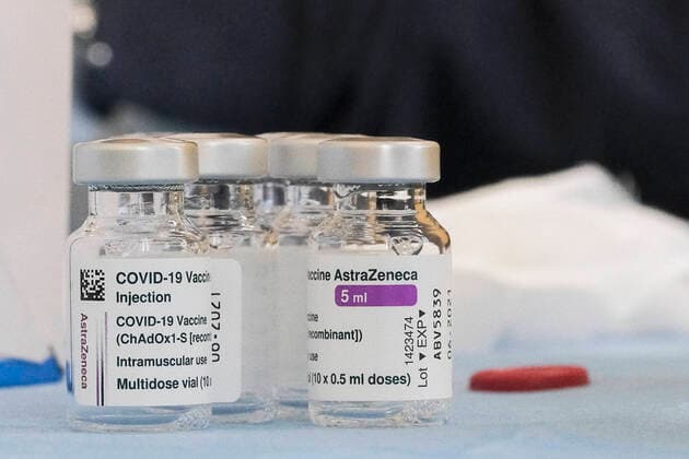 Coronavirus in Italien, Impfung in Neapel