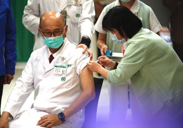 Coronavirus in Taiwan, Beginn der Impfkampagne in Taipei