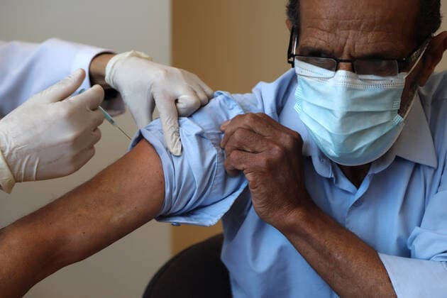 Coronavirus in Gaza, Impfungen in Klinik in Gaza Stadt
