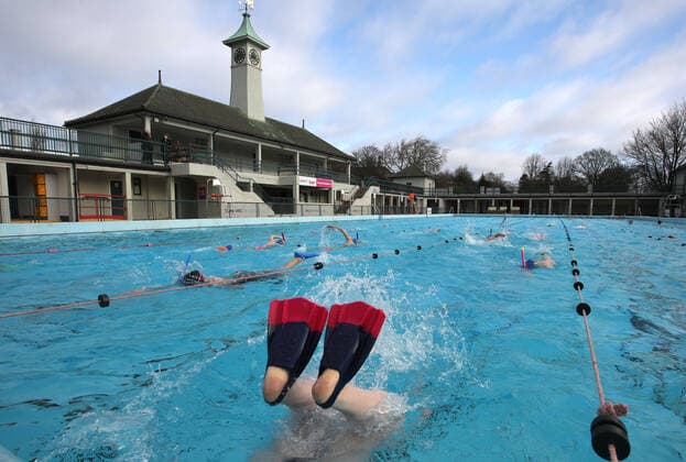 Coronavirus in Großbritannien, Lockerungen und Öffnungen im Breitensport