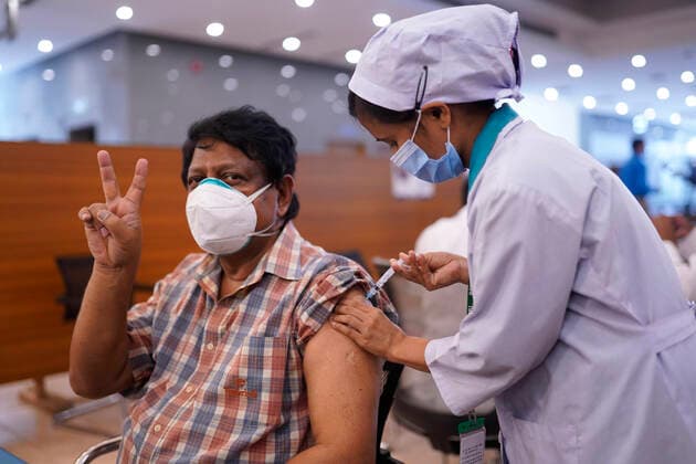 Coronavirus in Bangladesch, Impfung in Dhaka