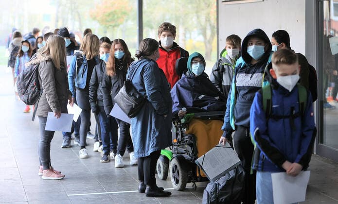 Coronavirus in Rheinland-Pfalz, Tests in einer Schule in Neuwied