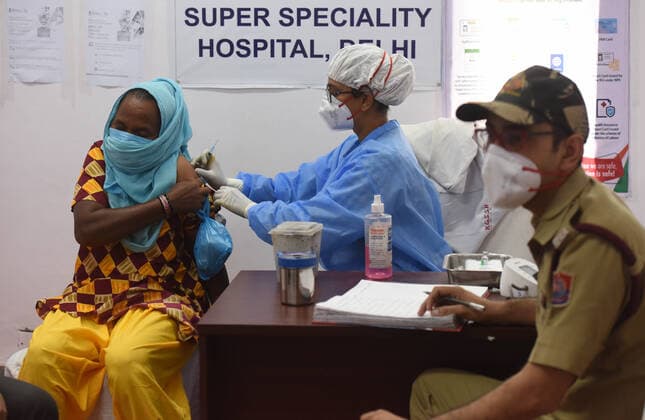 Coronavirus in Indien, Eindrücke vom Impf-Geschehen in Neu-Delhi