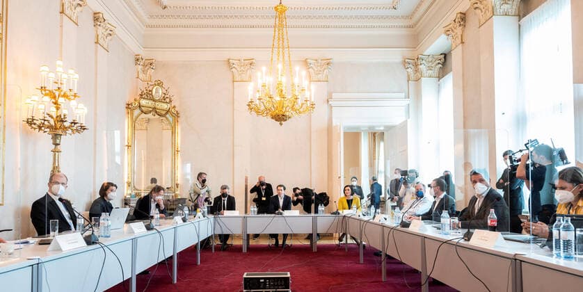 Coronavirus in Österreich, Treffen der Bundesregierung mit ExpertInnen im Bundeskanzleramt