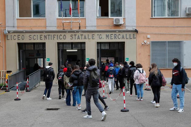 Coronavirus in Italien, Schulen öffnen in Neapel wieder nach dem Lockdown