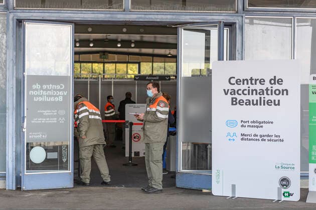 Coronavirus in der Schweiz, Eröffnung von Impfzentrum in Lausanne