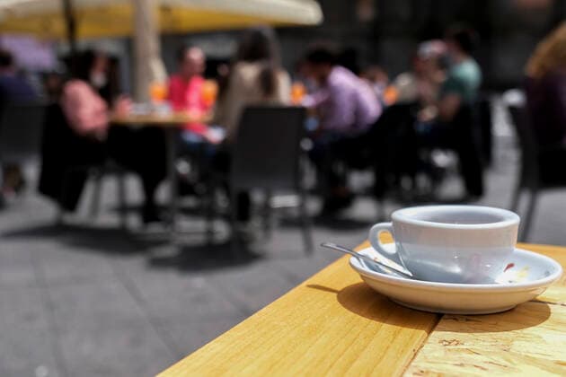 Coronavirus in Italien, Wiedereröffnung der Gastronomie mit Service im Freien