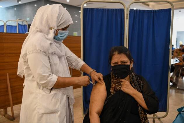Coronavirus in Bangladesch, Covid-Impfungen im BSMMU in Dhaka