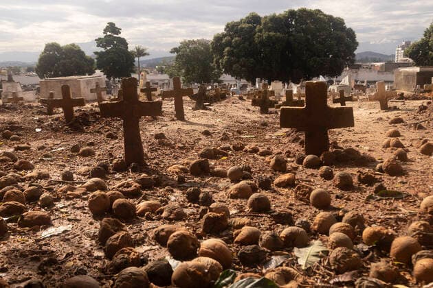 Coronavirus in Brasilien, Friedhof mit Gräbern für Covid-19-Opfer in Rio de Janeiro