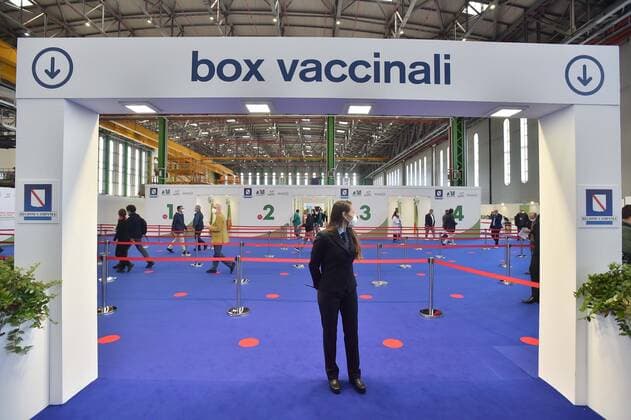 Coronavirus in Italien, Impfzentrum in Neapel eröffnet