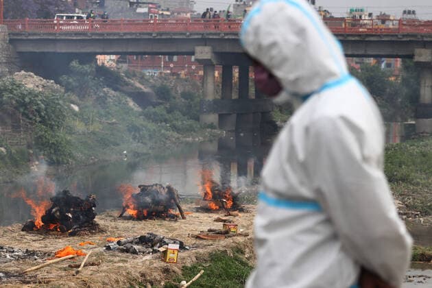 Coronavirus in Nepal, Masseneinäscherung in Katmandu