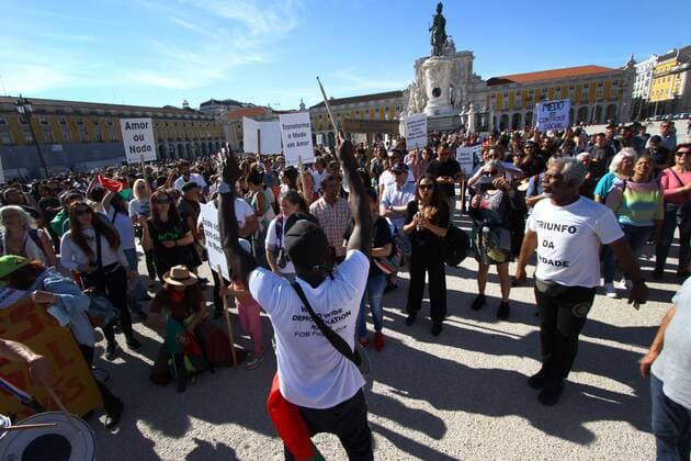 Coronavirus in Portugal, Proteste gegen die Corona-Maßnahmen und Impfstoff in Lissabon