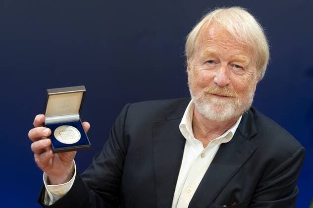 Coronavirus in den Niederlanden, Jaap van Dissel in Amsterdam mit Academy Medal ausgezeichnet