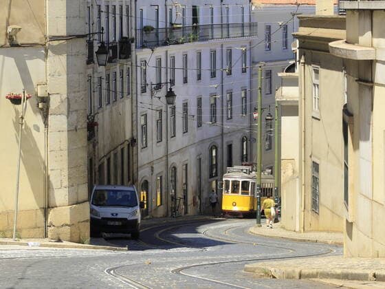 Coronavirus in Portugal, Leere Straßen in der Altstadt von Lissabon