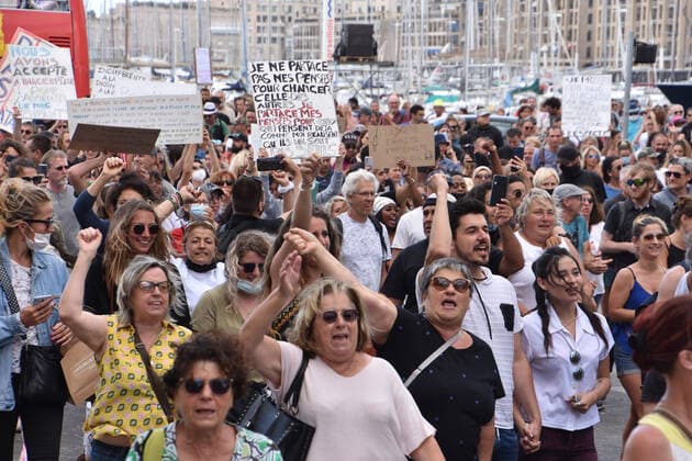 Coronavirus in Frankreich, Protest gegen Gesundheitspass in Marseille