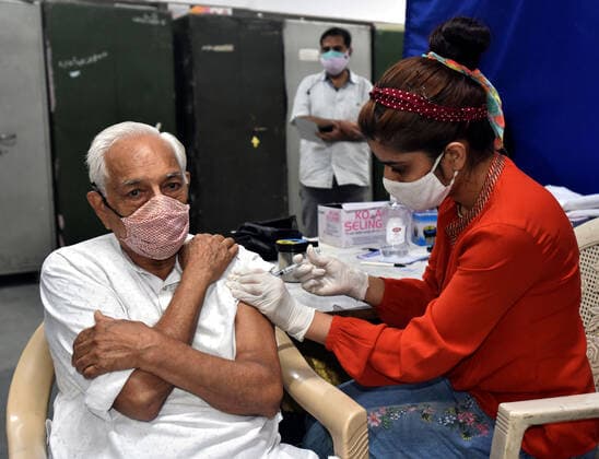 Coronavirus in Indien, Impfaktionen in Neu-Delhi