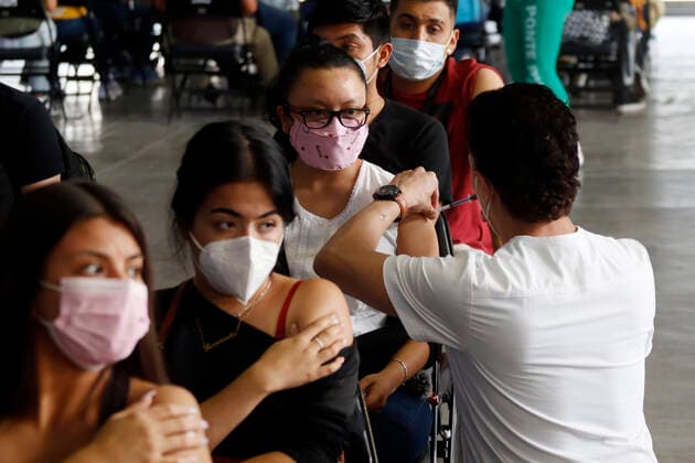 Coronavirus in Mexiko, Impfkampagne mit Sputnik V in Mexiko-Stadt