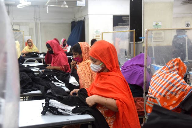 Coronavirus in Bangladesch, Wiederöffnung von Bekleidungsfabriken nach Lockerungen in Dhaka