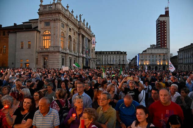Coronavirus in Italien, Demonstration gegen den Grünen Pass in Turin