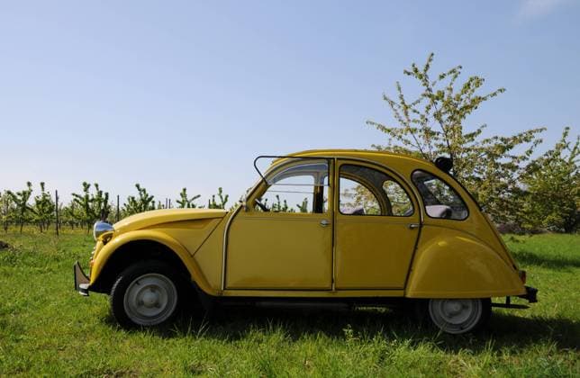 Die Ente wird auf dem Pariser Autosalon vorgestellt - 75. Jahrestag am 07. Oktober