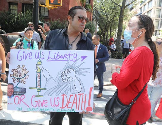 Coronavirus in den USA, Proteste gegen eine Impfpflicht in New York