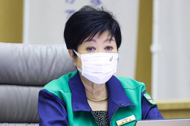 Coronavirus in Japan, Pressekonferenz von Yuriko Koike in Tokio