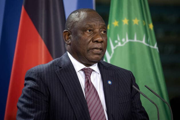 Südafrikanischer Präsident Cryil Ramaphosa mit Coronavirus infiziert - Archivbilder