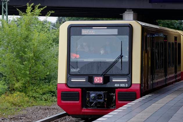 Coronavirus in Berlin, Impfzug auf der Ringbahn