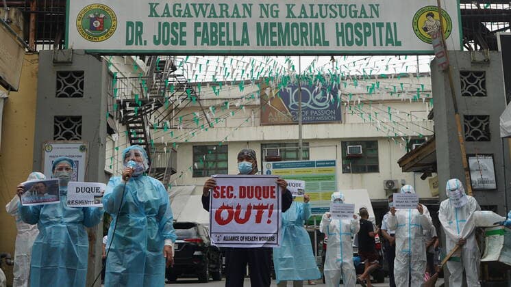 Coronavirus auf den Philippinen, Protest von Pflegepersonal gegen Präsident Duterte in Manila