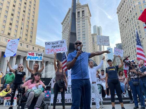 Coronavirus in den USA, Proteste gegen die Einführung einer Impfpflicht in New York