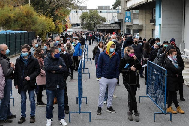 Coronavirus in Kroatien, Andrang am Impfzentrum in Zagreb