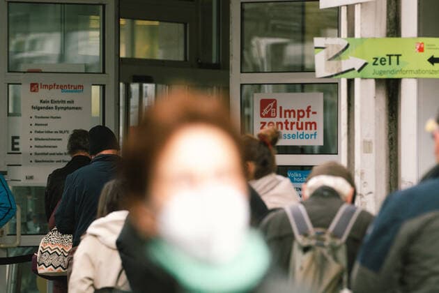 Coronavirus in NRW, Eindrücke von einem Impfzentrum in Düsseldorf