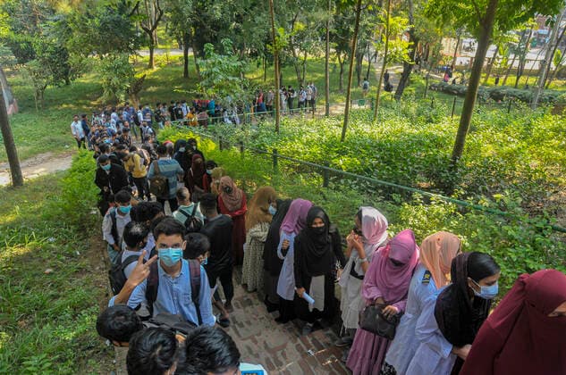 Coronavirus in Bangladesch, Impfungen von Studenten in Sylhet