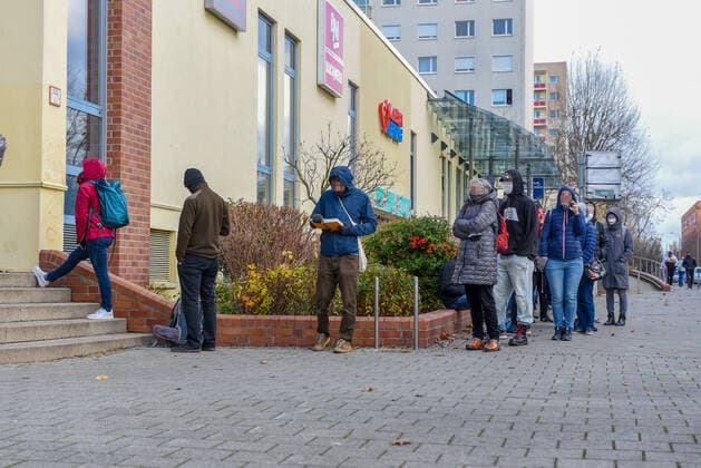 Coronavirus in Sachsen, Andrang an Impfzentren in Leipzig