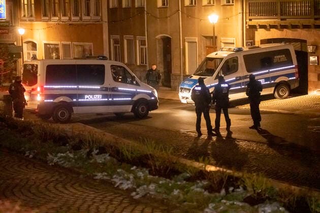 Coronavirus in Sachsen, Polizeieinsatz bei sogenanntem Montagsspaziergang in Zwönitz