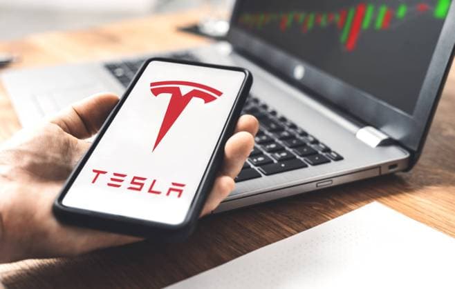 Elektroauto-Hersteller Tesla meldet Rekordgewinn - Archivbilder