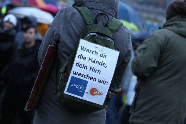 Coronavirus in Deutschland, Proteste von Impfgegnern in Hamburg