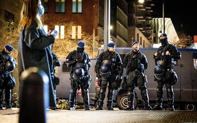 Coronavirus in den Niederlanden, Polizeipräsenz in Den Haag