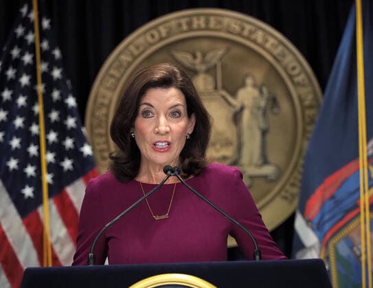 Coronavirus in New York, Kathy Hochul Pressekonferenz