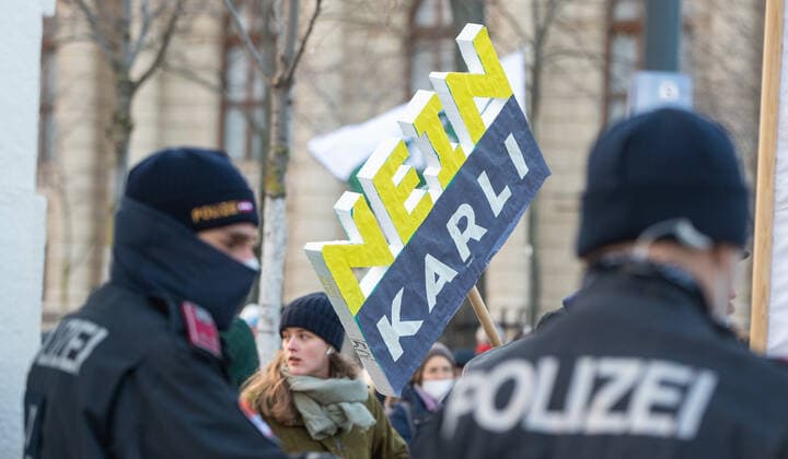 Coronavirus in Österreich, Proteste von Impfgegnern in Wien